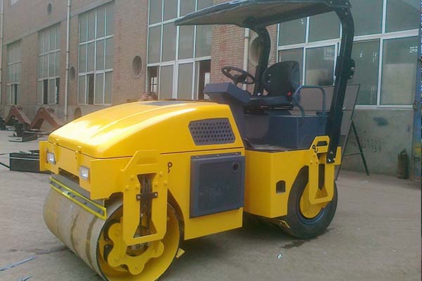 <a href='http://www.woloverlife.xyz' target='_blank'>壓路機(jī)</a>